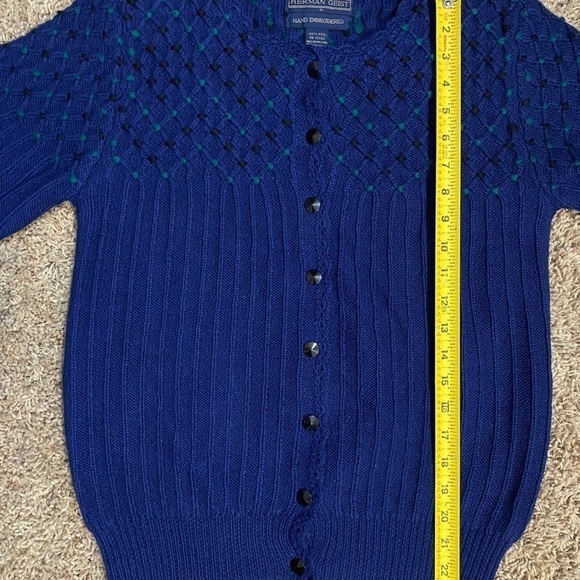 𝅺VINTAGE Herman Geist Small 100% Wool Blue Button Sweater. - Picture 7 of 10